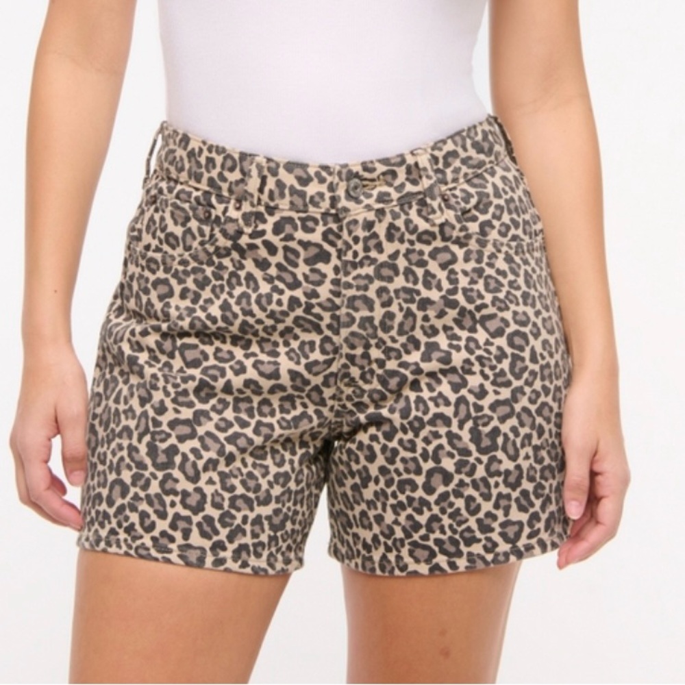 Abercrombie & Fitch High Rise Curve Dad Short NWT